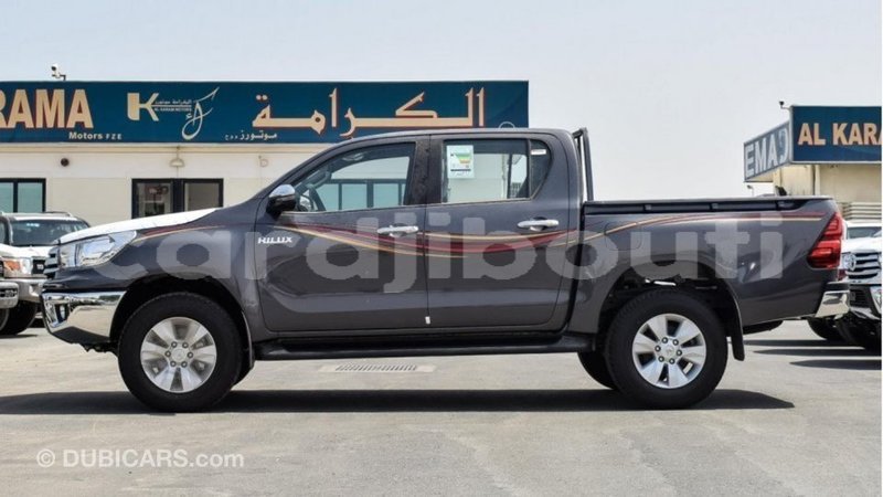 Big with watermark toyota hilux ali sabieh region import dubai 2301