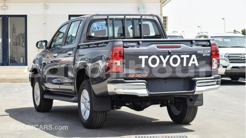 Big with watermark toyota hilux ali sabieh region import dubai 2301