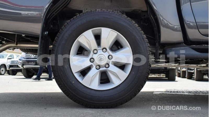 Big with watermark toyota hilux ali sabieh region import dubai 2301