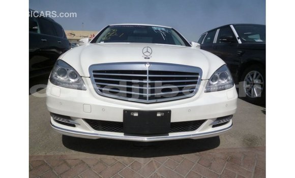 Acheter Import Voiture Mercedes-Benz 190 Blanc à Import - Dubai, Ali Sabieh Region Acheter Import Voiture Mercedes-Benz 190 Blanc à Import - Dubai, Ali Sabieh Region