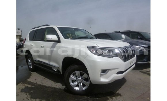 Acheter Import Voiture Toyota Prado Blanc à Import - Dubai, Ali Sabieh Region Acheter Import Voiture Toyota Prado Blanc à Import - Dubai, Ali Sabieh Region