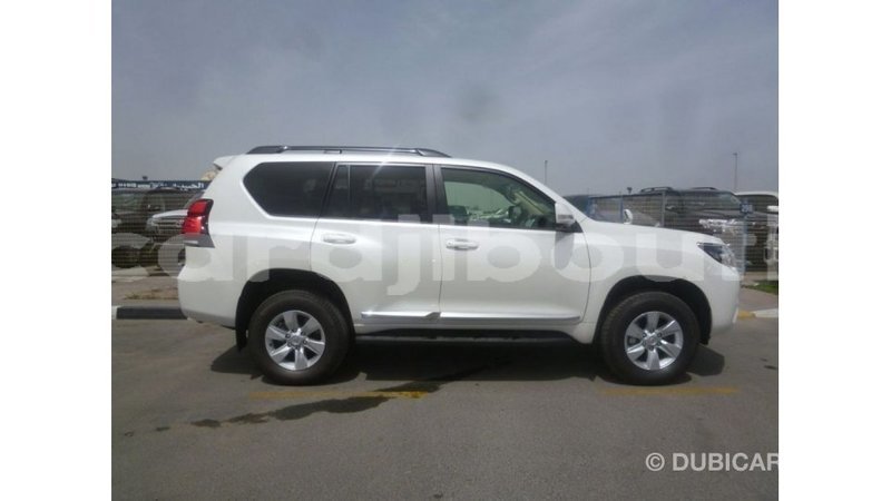Big with watermark toyota prado ali sabieh region import dubai 2304
