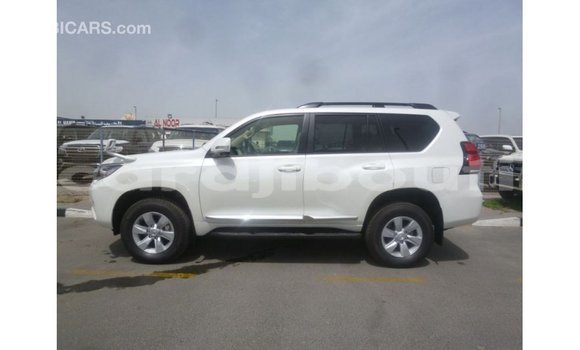 Acheter Import Voiture Toyota Prado Blanc à Import - Dubai, Ali Sabieh Region Acheter Import Voiture Toyota Prado Blanc à Import - Dubai, Ali Sabieh Region