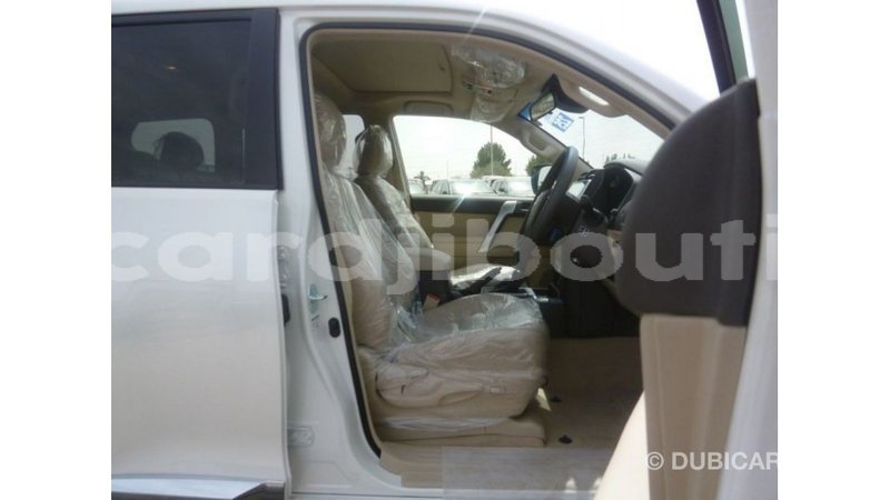 Big with watermark toyota prado ali sabieh region import dubai 2304