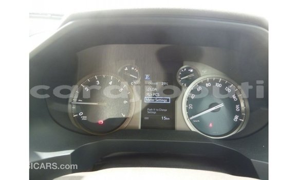 Acheter Import Voiture Toyota Prado Blanc à Import - Dubai, Ali Sabieh Region Acheter Import Voiture Toyota Prado Blanc à Import - Dubai, Ali Sabieh Region