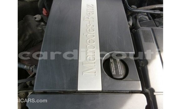 Acheter Import Voiture Mercedes-Benz 190 Bleu à Import - Dubai, Ali Sabieh Region Acheter Import Voiture Mercedes-Benz 190 Bleu à Import - Dubai, Ali Sabieh Region