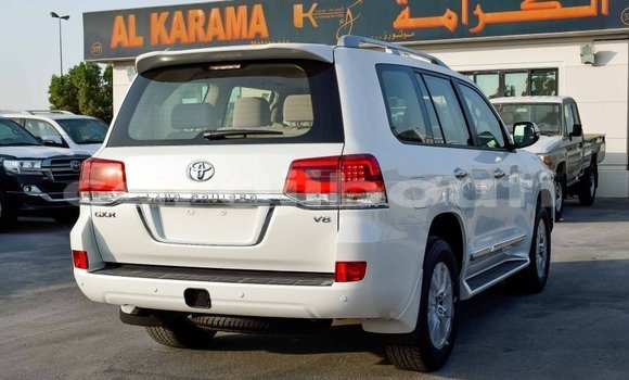 Buy Import Toyota Land Cruiser White Car in Import - Dubai in Ali Sabieh Region Buy Import Toyota Land Cruiser White Car in Import - Dubai in Ali Sabieh Region