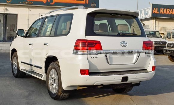 Buy Import Toyota Land Cruiser White Car in Import - Dubai in Ali Sabieh Region Buy Import Toyota Land Cruiser White Car in Import - Dubai in Ali Sabieh Region