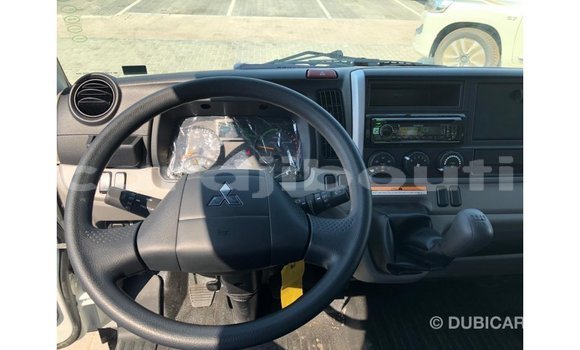 Acheter Import Voiture Mitsubishi Carisma Blanc à Import - Dubai, Ali Sabieh Region Acheter Import Voiture Mitsubishi Carisma Blanc à Import - Dubai, Ali Sabieh Region