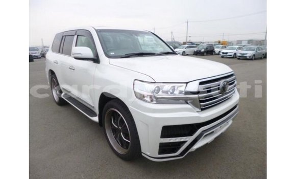 Acheter Import Voiture Toyota Land Cruiser Blanc à Import - Dubai, Ali Sabieh Region Acheter Import Voiture Toyota Land Cruiser Blanc à Import - Dubai, Ali Sabieh Region