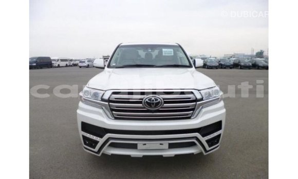 Acheter Import Voiture Toyota Land Cruiser Blanc à Import - Dubai, Ali Sabieh Region Acheter Import Voiture Toyota Land Cruiser Blanc à Import - Dubai, Ali Sabieh Region