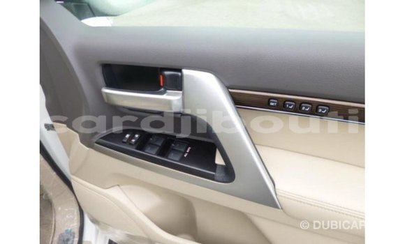 Acheter Import Voiture Toyota Land Cruiser Blanc à Import - Dubai, Ali Sabieh Region Acheter Import Voiture Toyota Land Cruiser Blanc à Import - Dubai, Ali Sabieh Region