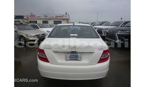 Acheter Import Voiture Mercedes-Benz 200 Blanc à Import - Dubai, Ali Sabieh Region Acheter Import Voiture Mercedes-Benz 200 Blanc à Import - Dubai, Ali Sabieh Region