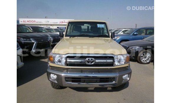 Acheter Import Voiture Toyota Land Cruiser Beige à Import - Dubai, Ali Sabieh Region Acheter Import Voiture Toyota Land Cruiser Beige à Import - Dubai, Ali Sabieh Region