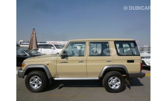 Acheter Import Voiture Toyota Land Cruiser Beige à Import - Dubai, Ali Sabieh Region Acheter Import Voiture Toyota Land Cruiser Beige à Import - Dubai, Ali Sabieh Region