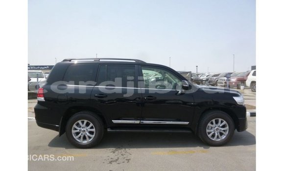 Acheter Import Voiture Toyota Land Cruiser Noir à Import - Dubai, Ali Sabieh Region Acheter Import Voiture Toyota Land Cruiser Noir à Import - Dubai, Ali Sabieh Region