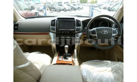 Acheter Import Voiture Toyota Land Cruiser Noir à Import - Dubai, Ali Sabieh Region Acheter Import Voiture Toyota Land Cruiser Noir à Import - Dubai, Ali Sabieh Region