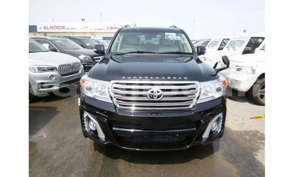 Acheter Import Voiture Toyota Land Cruiser Noir à Import - Dubai, Ali Sabieh Region Acheter Import Voiture Toyota Land Cruiser Noir à Import - Dubai, Ali Sabieh Region