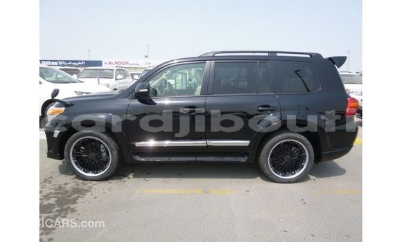 Acheter Import Voiture Toyota Land Cruiser Noir à Import - Dubai, Ali Sabieh Region Acheter Import Voiture Toyota Land Cruiser Noir à Import - Dubai, Ali Sabieh Region
