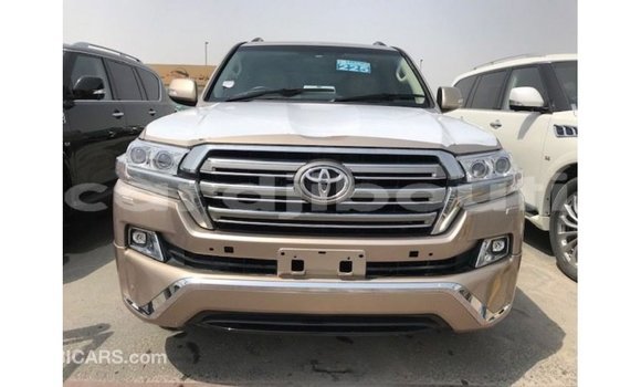 Acheter Import Voiture Toyota Land Cruiser Autre à Import - Dubai, Ali Sabieh Region Acheter Import Voiture Toyota Land Cruiser Autre à Import - Dubai, Ali Sabieh Region