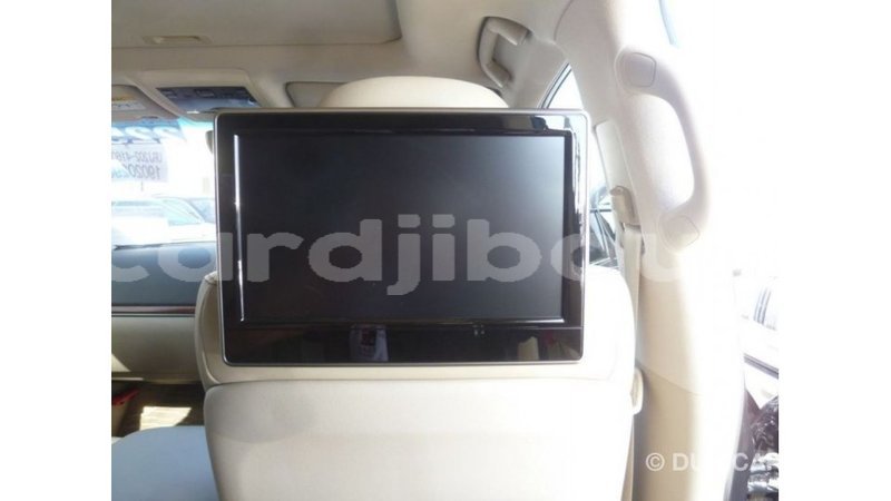 Big with watermark toyota land cruiser ali sabieh region import dubai 2325