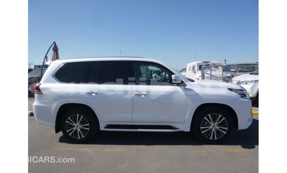Acheter Import Voiture Lexus LX Blanc à Import - Dubai, Ali Sabieh Region Acheter Import Voiture Lexus LX Blanc à Import - Dubai, Ali Sabieh Region