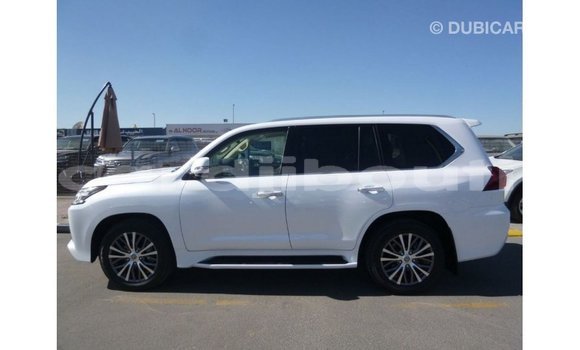 Acheter Import Voiture Lexus LX Blanc à Import - Dubai, Ali Sabieh Region Acheter Import Voiture Lexus LX Blanc à Import - Dubai, Ali Sabieh Region