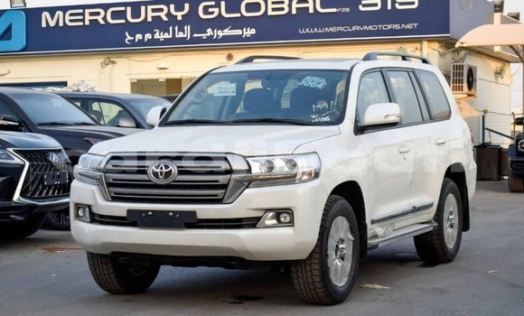 Acheter Import Voiture Toyota Land Cruiser Blanc à Import - Dubai, Ali Sabieh Region Acheter Import Voiture Toyota Land Cruiser Blanc à Import - Dubai, Ali Sabieh Region