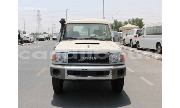Buy Import Toyota Land Cruiser White Car in Import - Dubai in Ali Sabieh Region Buy Import Toyota Land Cruiser White Car in Import - Dubai in Ali Sabieh Region