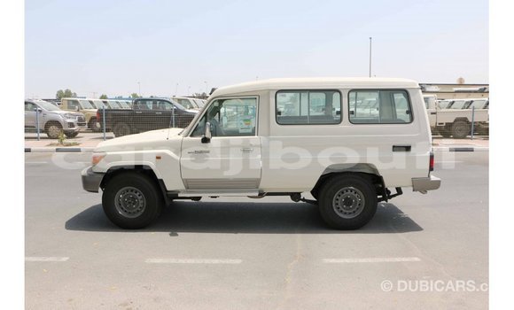 Buy Import Toyota Land Cruiser White Car in Import - Dubai in Ali Sabieh Region Buy Import Toyota Land Cruiser White Car in Import - Dubai in Ali Sabieh Region