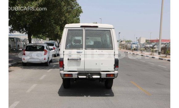 Buy Import Toyota Land Cruiser White Car in Import - Dubai in Ali Sabieh Region Buy Import Toyota Land Cruiser White Car in Import - Dubai in Ali Sabieh Region