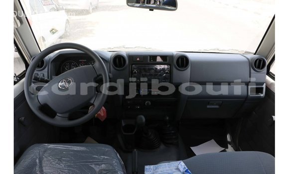Buy Import Toyota Land Cruiser White Car in Import - Dubai in Ali Sabieh Region Buy Import Toyota Land Cruiser White Car in Import - Dubai in Ali Sabieh Region
