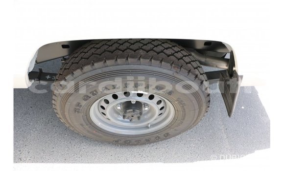 Buy Import Toyota Land Cruiser White Car in Import - Dubai in Ali Sabieh Region Buy Import Toyota Land Cruiser White Car in Import - Dubai in Ali Sabieh Region