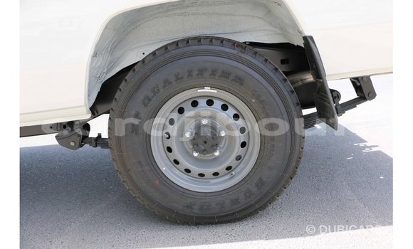 Buy Import Toyota Land Cruiser White Car in Import - Dubai in Ali Sabieh Region Buy Import Toyota Land Cruiser White Car in Import - Dubai in Ali Sabieh Region
