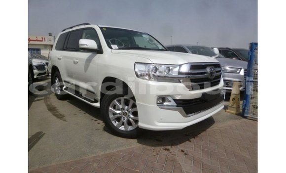Acheter Import Voiture Toyota Land Cruiser Blanc à Import - Dubai, Ali Sabieh Region Acheter Import Voiture Toyota Land Cruiser Blanc à Import - Dubai, Ali Sabieh Region