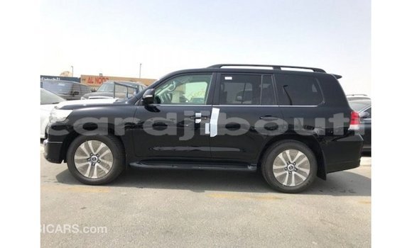 Acheter Import Voiture Toyota Land Cruiser Noir à Import - Dubai, Ali Sabieh Region Acheter Import Voiture Toyota Land Cruiser Noir à Import - Dubai, Ali Sabieh Region