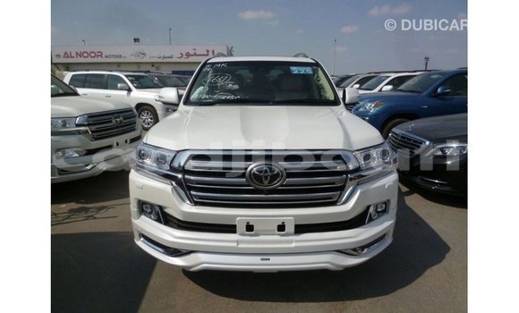 Acheter Import Voiture Toyota Land Cruiser Blanc à Import - Dubai, Ali Sabieh Region Acheter Import Voiture Toyota Land Cruiser Blanc à Import - Dubai, Ali Sabieh Region