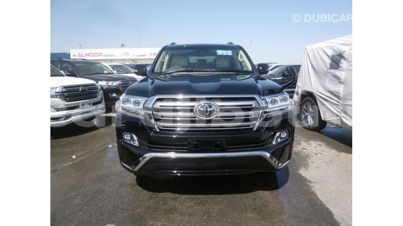 Big with watermark toyota land cruiser ali sabieh region import dubai 2344