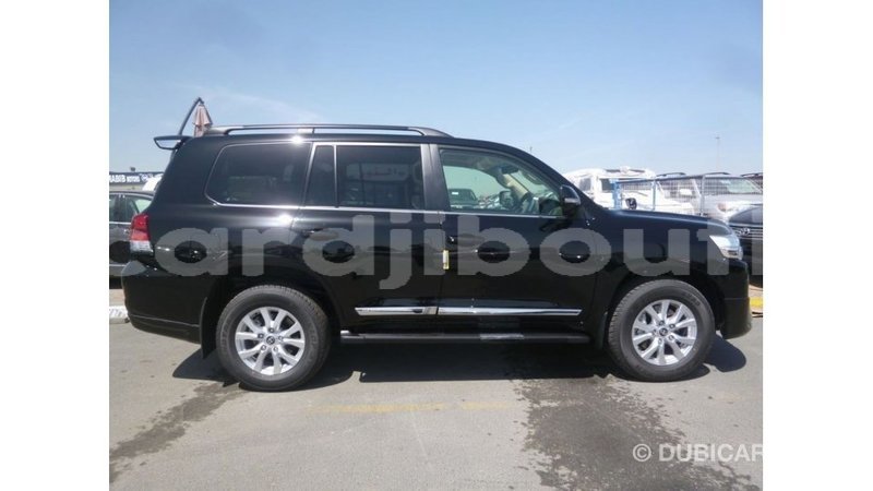 Big with watermark toyota land cruiser ali sabieh region import dubai 2344