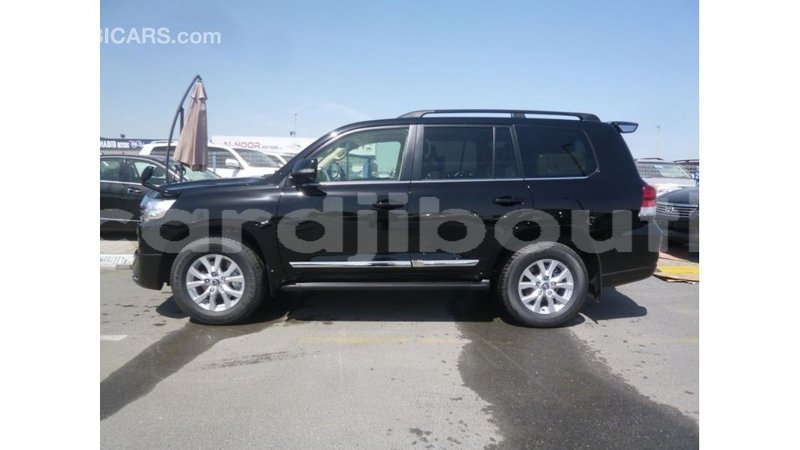 Big with watermark toyota land cruiser ali sabieh region import dubai 2344