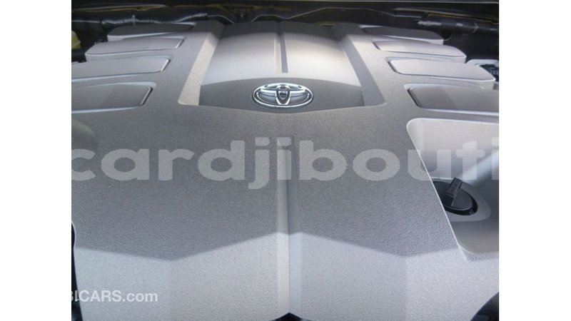Big with watermark toyota land cruiser ali sabieh region import dubai 2344