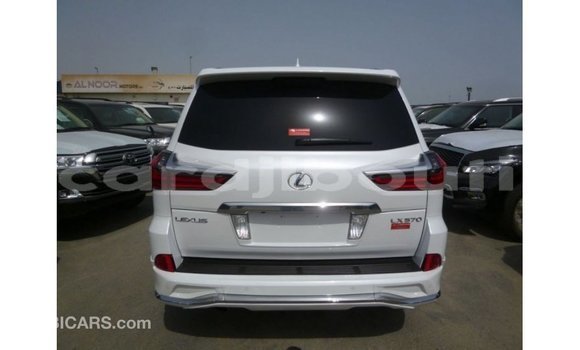 Acheter Import Voiture Lexus LX Blanc à Import - Dubai, Ali Sabieh Region Acheter Import Voiture Lexus LX Blanc à Import - Dubai, Ali Sabieh Region