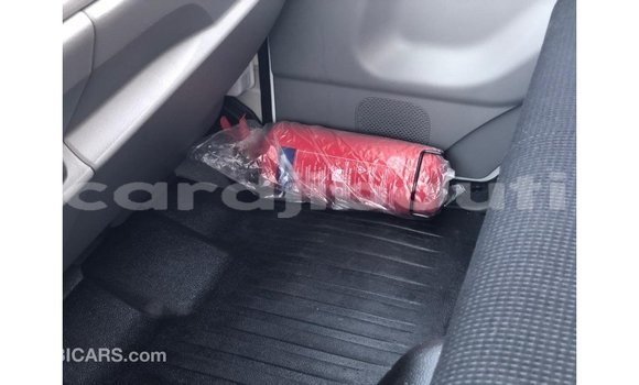 Acheter Import Voiture Mitsubishi Carisma Blanc à Import - Dubai, Ali Sabieh Region Acheter Import Voiture Mitsubishi Carisma Blanc à Import - Dubai, Ali Sabieh Region