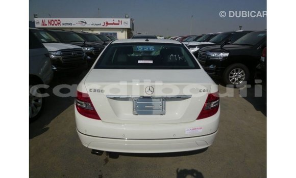 Acheter Import Voiture Mercedes-Benz 200 Blanc à Import - Dubai, Ali Sabieh Region Acheter Import Voiture Mercedes-Benz 200 Blanc à Import - Dubai, Ali Sabieh Region