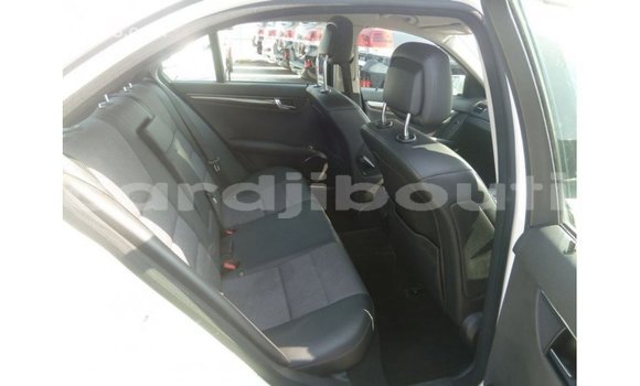 Acheter Import Voiture Mercedes-Benz 200 Blanc à Import - Dubai, Ali Sabieh Region Acheter Import Voiture Mercedes-Benz 200 Blanc à Import - Dubai, Ali Sabieh Region