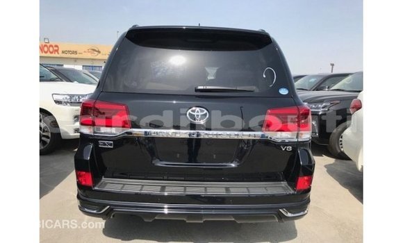 Acheter Import Voiture Toyota Land Cruiser Noir à Import - Dubai, Ali Sabieh Region Acheter Import Voiture Toyota Land Cruiser Noir à Import - Dubai, Ali Sabieh Region