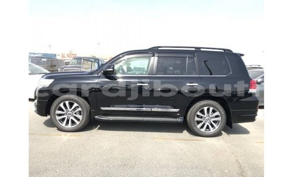 Acheter Import Voiture Toyota Land Cruiser Noir à Import - Dubai, Ali Sabieh Region Acheter Import Voiture Toyota Land Cruiser Noir à Import - Dubai, Ali Sabieh Region