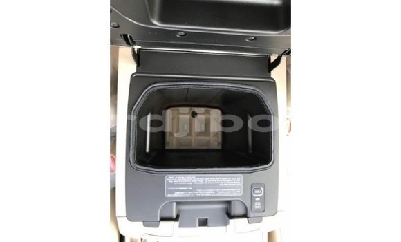 Acheter Import Voiture Toyota Land Cruiser Noir à Import - Dubai, Ali Sabieh Region Acheter Import Voiture Toyota Land Cruiser Noir à Import - Dubai, Ali Sabieh Region