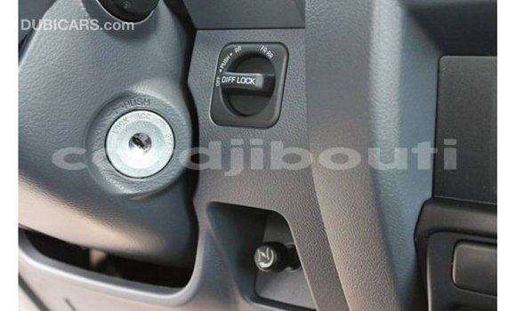 Acheter Import Voiture Toyota Land Cruiser Blanc à Import - Dubai, Ali Sabieh Region Acheter Import Voiture Toyota Land Cruiser Blanc à Import - Dubai, Ali Sabieh Region