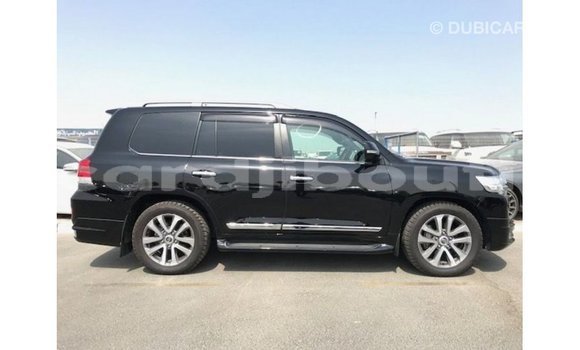 Acheter Import Voiture Toyota Land Cruiser Noir à Import - Dubai, Ali Sabieh Region Acheter Import Voiture Toyota Land Cruiser Noir à Import - Dubai, Ali Sabieh Region